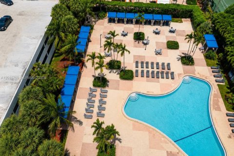 Copropriété à louer à Sunny Isles Beach, Floride: 3 chambres, 139.82 m2 № 2247372 - photo 3