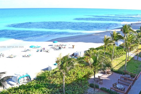 Copropriété à louer à Sunny Isles Beach, Floride: 3 chambres, 139.82 m2 № 2247372 - photo 2
