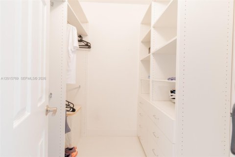 Copropriété à louer à Sunny Isles Beach, Floride: 3 chambres, 139.82 m2 № 2247372 - photo 17