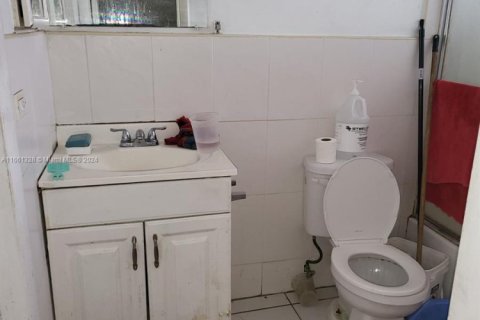 Condo in Miami, Florida, 1 bedroom  № 1763684 - photo 3