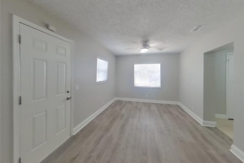 Casa en alquiler en Tampa, Florida, 3 dormitorios, 136.38 m2 № 1880886 - foto 3
