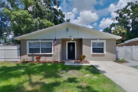 Casa en alquiler en Tampa, Florida, 3 dormitorios, 136.38 m2 № 1880886 - foto 1