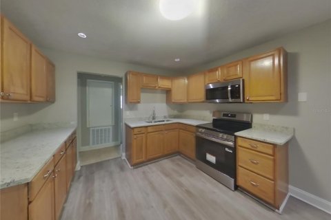 Casa en alquiler en Tampa, Florida, 3 dormitorios, 136.38 m2 № 1880886 - foto 5
