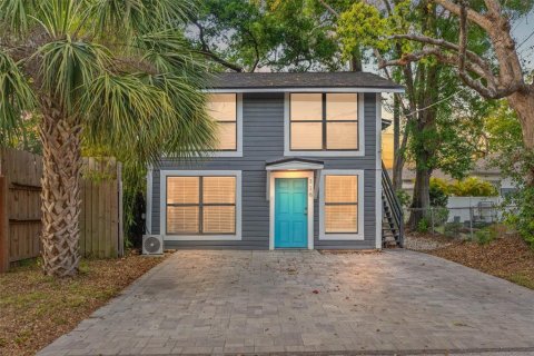 Commercial property in Tampa, Florida 2 bedrooms, 76.18 sq.m. № 1602232 - photo 1