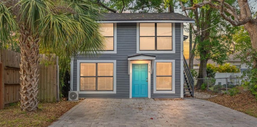 Commercial property in Tampa, Florida 2 bedrooms, 76.18 sq.m. № 1602232