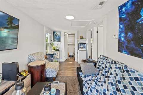 Commercial property in Tampa, Florida 2 bedrooms, 76.18 sq.m. № 1602232 - photo 18