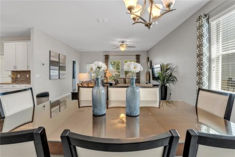 House in Davenport, Florida 4 bedrooms, 192.87 sq.m. № 2239161 - photo 11
