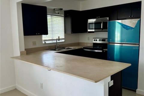 Apartamento en alquiler en Largo, Florida, 3 dormitorios, 111.95 m2 № 1852879 - foto 2
