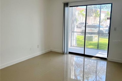 Apartamento en alquiler en Largo, Florida, 3 dormitorios, 111.95 m2 № 1852879 - foto 5