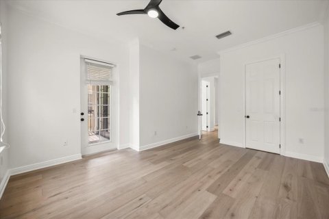 Adosado en venta en Orlando, Florida, 6 dormitorios, 292.08 m2 № 1846959 - foto 25