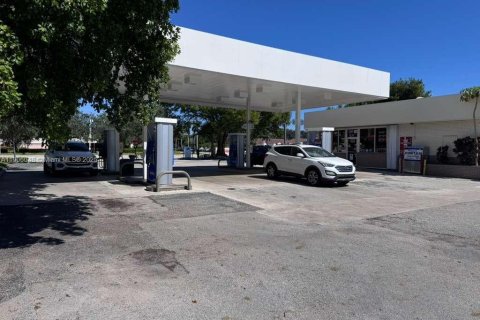 Commercial property in Sunrise, Florida № 2089769 - photo 2