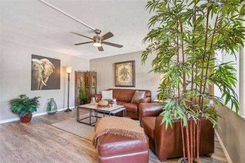 Condo in Seminole, Florida, 1 bedroom  № 1782670 - photo 5
