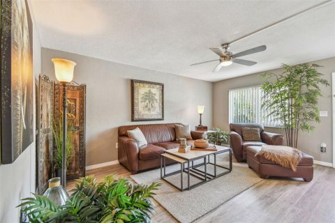 Condo in Seminole, Florida, 1 bedroom  № 1782670 - photo 6