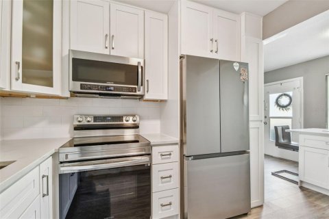 Condo in Seminole, Florida, 1 bedroom  № 1782670 - photo 16