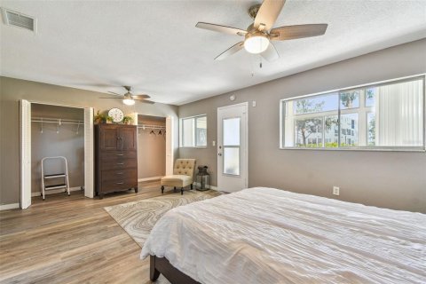 Condo in Seminole, Florida, 1 bedroom  № 1782670 - photo 24