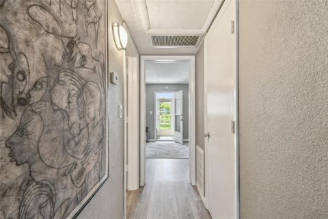 Condo in Seminole, Florida, 1 bedroom  № 1782670 - photo 18