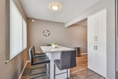 Condo in Seminole, Florida, 1 bedroom  № 1782670 - photo 9