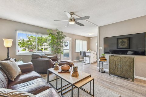 Condo in Seminole, Florida, 1 bedroom  № 1782670 - photo 7