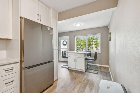 Condo in Seminole, Florida, 1 bedroom  № 1782670 - photo 15