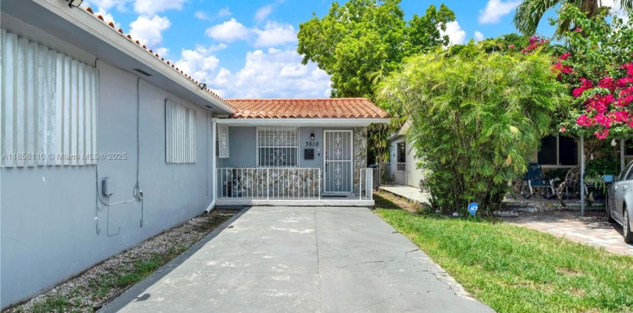 Villa ou maison à Miami, Floride 3 chambres, 136.57 m2 № 1882449