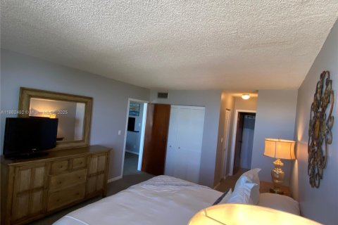 Condominio en venta en North Miami Beach, Florida, 1 dormitorio, 74.6 m2 № 1890870 - foto 5