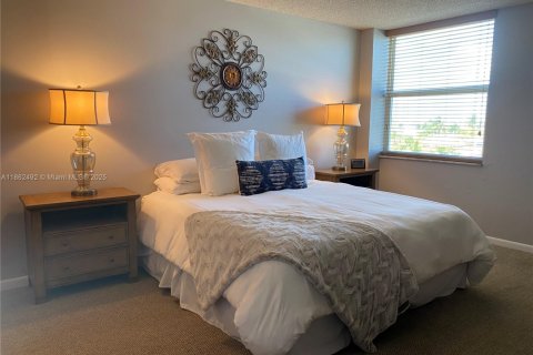 Condominio en venta en North Miami Beach, Florida, 1 dormitorio, 74.6 m2 № 1890870 - foto 1