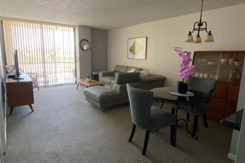Condominio en venta en North Miami Beach, Florida, 1 dormitorio, 74.6 m2 № 1890870 - foto 11