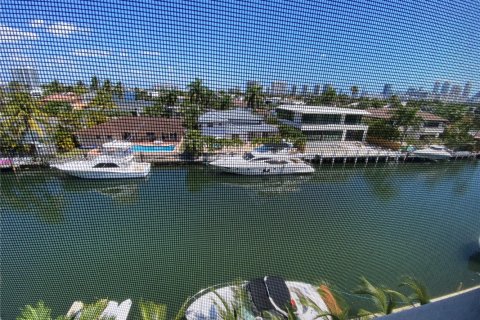 Condominio en venta en North Miami Beach, Florida, 1 dormitorio, 74.6 m2 № 1890870 - foto 20