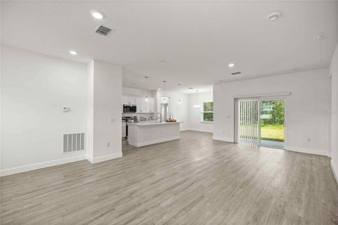 House in Ocala, Florida 4 bedrooms, 181.35 sq.m. № 2224903 - photo 6