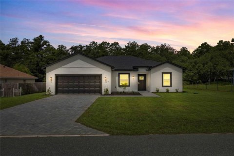 House in Ocala, Florida 4 bedrooms, 181.35 sq.m. № 2224903 - photo 3