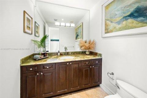 House in Miami Beach, Florida 4 bedrooms, 418.25 sq.m. № 1756950 - photo 25