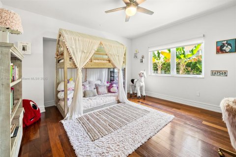 House in Miami Beach, Florida 4 bedrooms, 418.25 sq.m. № 1756950 - photo 26
