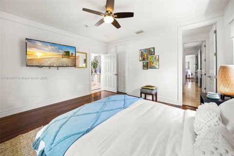 House in Miami Beach, Florida 4 bedrooms, 418.25 sq.m. № 1756950 - photo 30