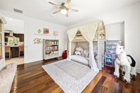 House in Miami Beach, Florida 4 bedrooms, 418.25 sq.m. № 1756950 - photo 27