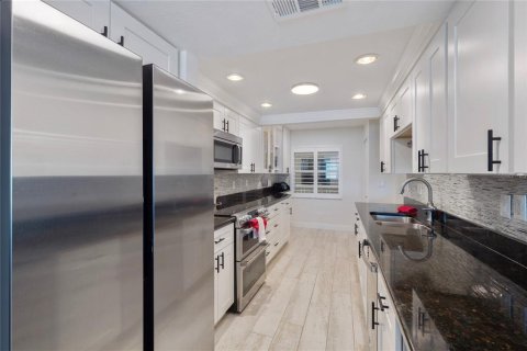 Купить кондоминиум в Бельэр-Бич, Флорида 3 комнаты, 129.13м2, № 2092286 - фото 19