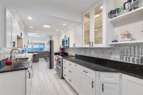 Купить кондоминиум в Бельэр-Бич, Флорида 3 комнаты, 129.13м2, № 2092286 - фото 16