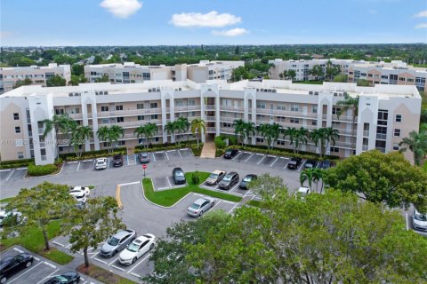 Condo in Sunrise, Florida, 2 bedrooms  № 1748341 - photo 2