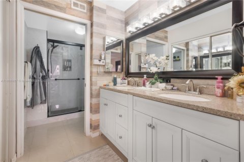 Condo in Sunrise, Florida, 2 bedrooms  № 1748341 - photo 23