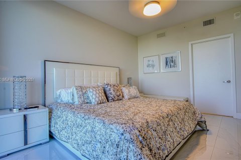Купить кондоминиум в Норт-Майами-Бич, Флорида 3 спальни, 144.56м2, № 2089173 - фото 9