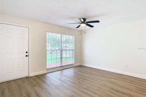 House in New Port Richey, Florida 3 bedrooms, 98.66 sq.m. № 2096186 - photo 6