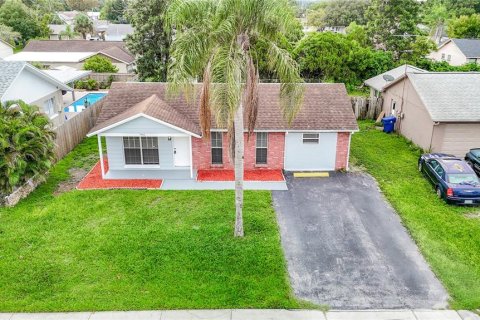 House in New Port Richey, Florida 3 bedrooms, 98.66 sq.m. № 2096186 - photo 5