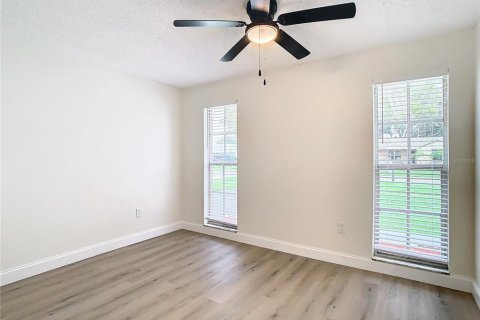 House in New Port Richey, Florida 3 bedrooms, 98.66 sq.m. № 2096186 - photo 28
