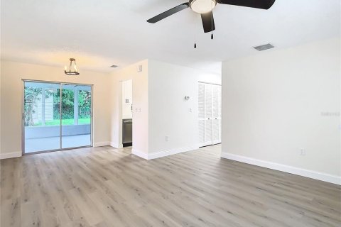 House in New Port Richey, Florida 3 bedrooms, 98.66 sq.m. № 2096186 - photo 7
