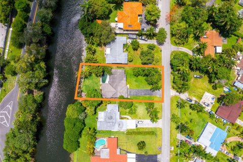Villa ou maison à vendre à Miami, Floride: 3 chambres, 159.98 m2 № 2083905 - photo 17