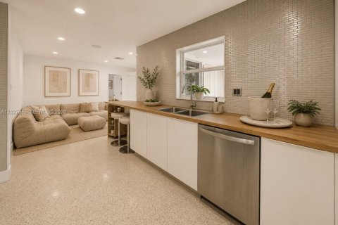 Villa ou maison à vendre à Miami, Floride: 3 chambres, 159.98 m2 № 2083905 - photo 6