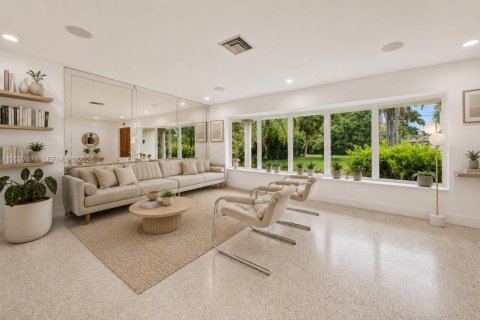 Villa ou maison à vendre à Miami, Floride: 3 chambres, 159.98 m2 № 2083905 - photo 2