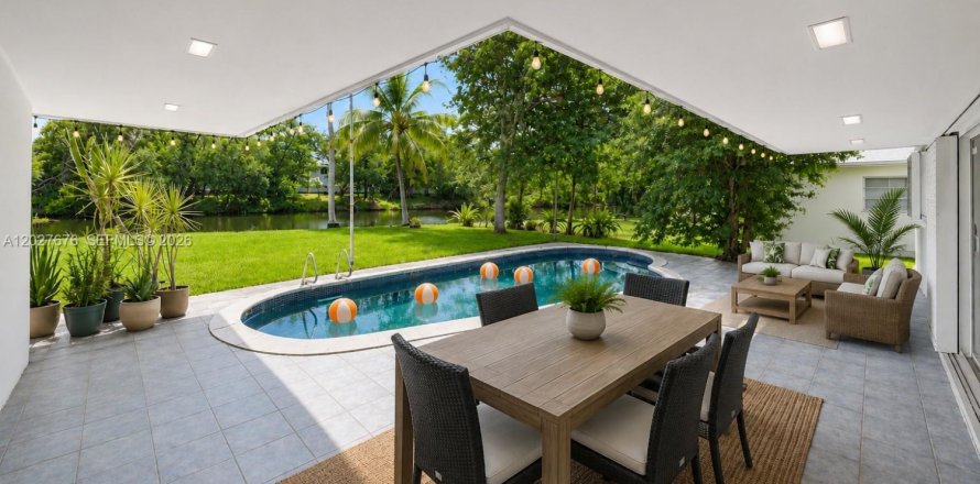 Villa ou maison à Miami, Floride 3 chambres, 159.98 m2 № 2083905