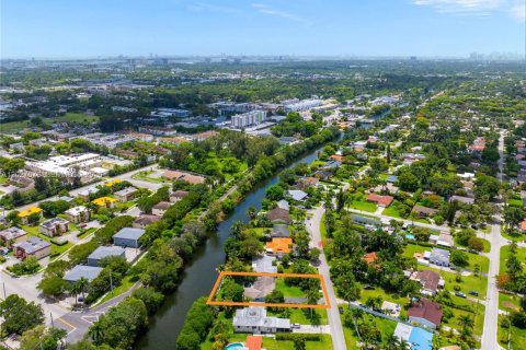 Villa ou maison à vendre à Miami, Floride: 3 chambres, 159.98 m2 № 2083905 - photo 19