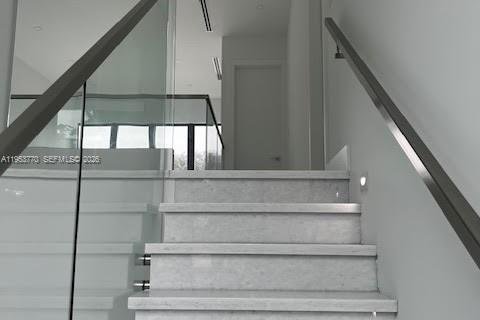 Casa en venta en Miami Springs, Florida, 4 dormitorios, 292.46 m2 № 2054982 - foto 15