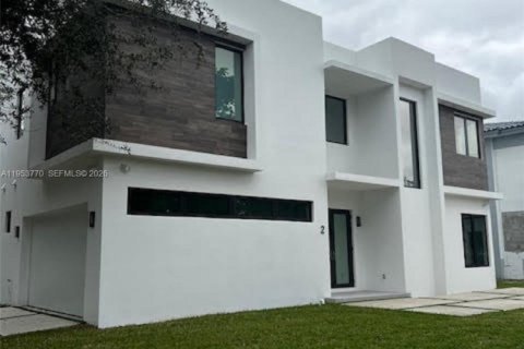 Casa en venta en Miami Springs, Florida, 4 dormitorios, 292.46 m2 № 2054982 - foto 2